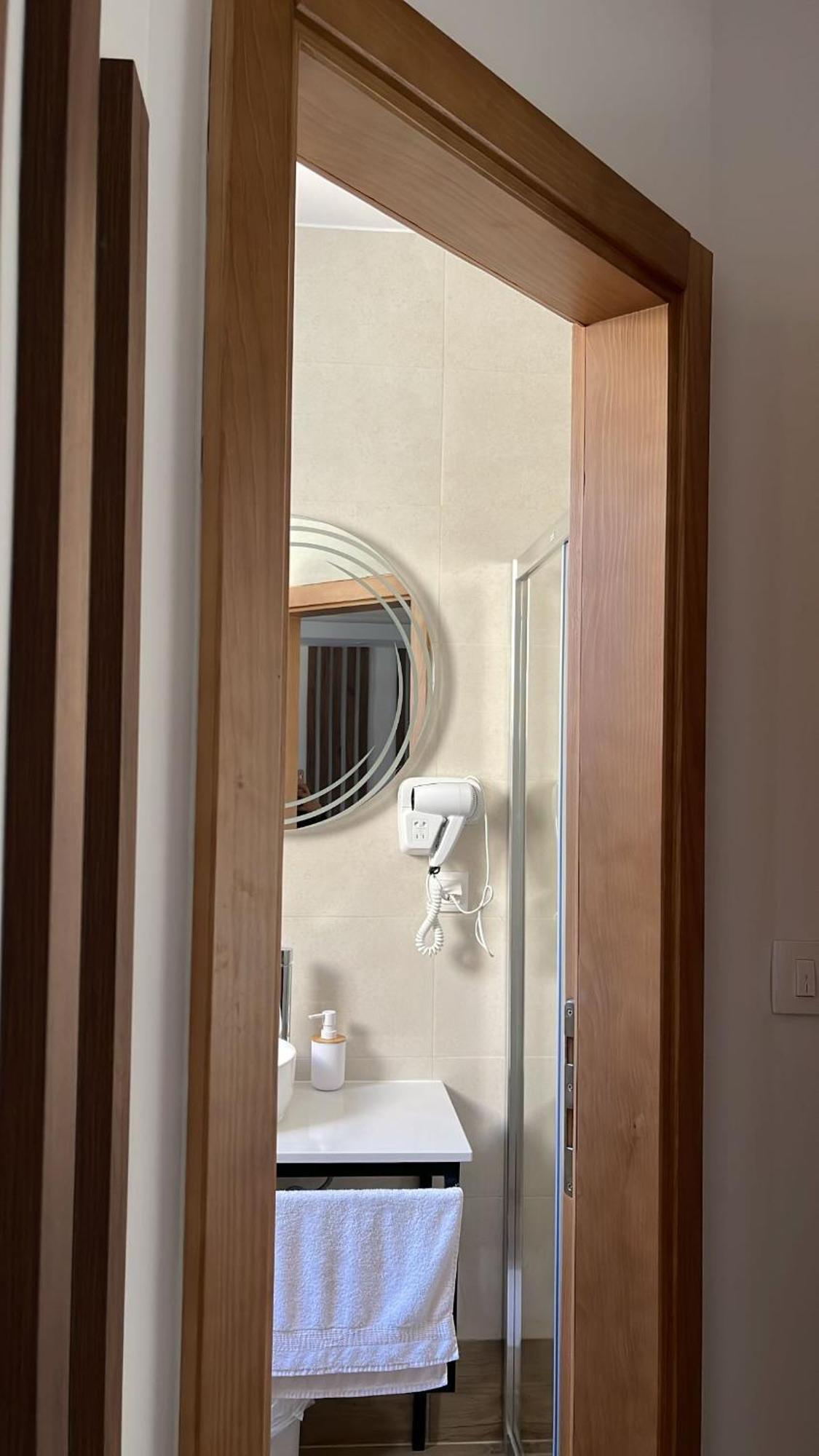 Apartments And Rooms Smile 莫斯塔尔 外观 照片